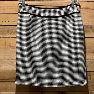 Covington Houndstooth black and white Skirt Size 14